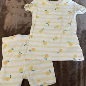 GAP kid PJs 3t